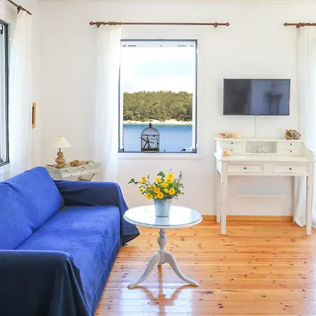 Apartamento Three Art House, Floor Open Plan Studio, Open Plan Art With Front Yard In *