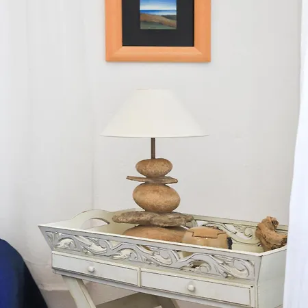 Three Art House, Floor Open Plan Studio, Open Plan Art With Front Yard In Apartamento