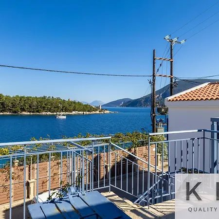 Apartamento Three Art House, Floor Open Plan Studio, Open Plan Art With Front Yard In Fiskardo