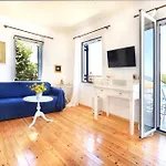 Three Art House, Floor Open Plan Studio, Open Plan Art With Front Yard In Apartman Fiszkárdo
