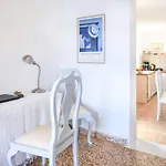 Three Art House, Floor Open Plan Studio, Open Plan Art With Front Yard In Fiszkárdo