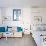 Three Art House, Floor Open Plan Studio, Open Plan Art With Front Yard In *
