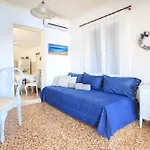 Apartamento Three Art House, Floor Open Plan Studio, Open Plan Art With Front Yard In Fiskardo