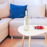 Apartamento Three Art House, Floor Open Plan Studio, Open Plan Art With Front Yard In *