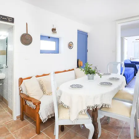 Three Art House, Floor Open Plan Studio, Open Plan Art With Front Yard In Fiskardo