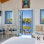 Three Art House, Floor Open Plan Studio, Open Plan Art With Front Yard In Apartamento *