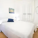 Three Art House, Floor Open Plan Studio, Open Plan Art With Front Yard In Apartamento *