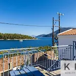 Apartamento Three Art House, Floor Open Plan Studio, Open Plan Art With Front Yard In Fiskardo