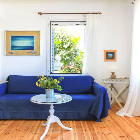 Apartamento Three Art House, Floor Open Plan Studio, Open Plan Art With Front Yard In